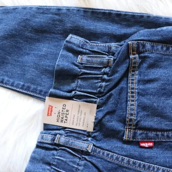 NEW Levi's High Rise Dark Wash Paperbag Denim Jeans Size 24 - Picture 8 of 9